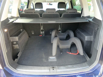 Volkswagen Touran, 1.6TDI 85kW NOVÁ STK 1.MAJITEL - 16
