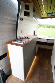 Iveco Daily obytná dodávka - 16