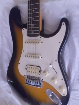 Pěkná starší Elektrická Kytara Epiphone - Model  S 210 / VS - 16