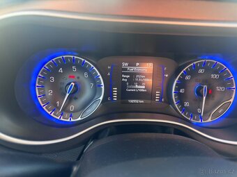 Chrysler Pacifica 3,6 RU Touring L Kůže 2018 DPH - 16