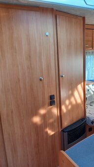 Prodám karavan Adria 2004, 5 osob - 16