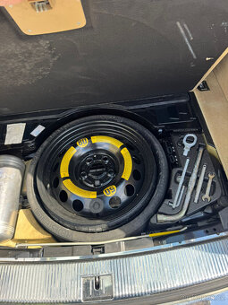 Volkswagen Touareg 2.5 TDI – 1. majitel, perfektní stav - 16