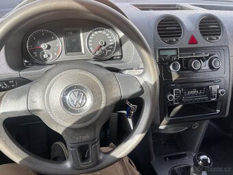 VW Caddy MAXI 1,6 TDI, r.v. 11/2011, původ ČR - 16