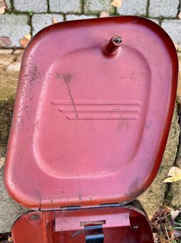 Jawa CZ kyvacka, CZ - kastlík na baterii - 16