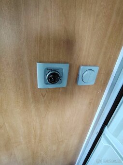 KNAUS Eifelland 465- 2003,mover, markýza, předstan, držáky - 16