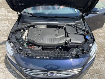 PRODÁNO Volvo V60 D6 Plug-in hybrid 212kw, hnědý intriér - 16