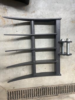 Minibagr 1,6t - 16