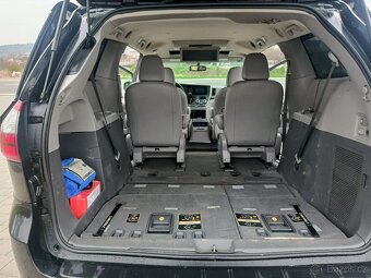 TOYOTA SIENNA XLE 3,5 V6 AWD  2015 NOVÝ MODEL 7 míst LPG - 16