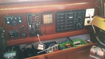 Plachetnice BENETEAU OCEANIS 351 - 16