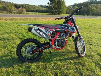 Pitbike Killer PRO 300cc H2O 21/18 červená - 16