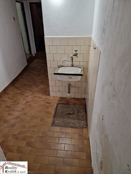 RD s dvěma prodejnami v centru Kutné Hory. - 16