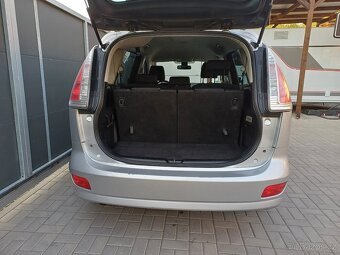 Naftová Mazda 5....7místné - 16