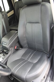 Land Rover Discovery 3.0SDV6 180kW 7/2011 PANORAMA 7M - 16
