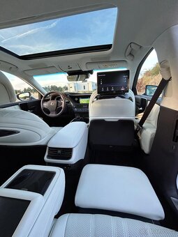 Lexus LS500h SUPERIOR - 16