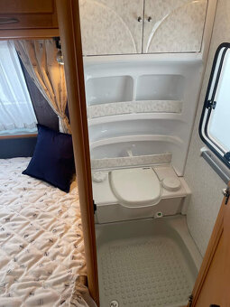 Karavan Hobby 460 UFE - 16