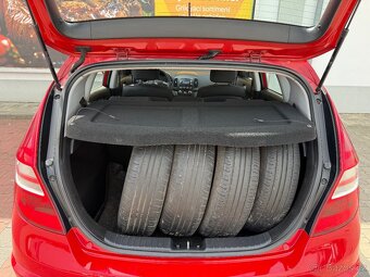 Hyundai i30 1,4 16V 80kW CVVT KLIMA 2 SADY KOL - 16