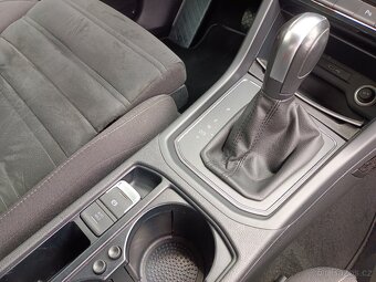 VW Touran Comfortline 2.0TDI DSG Matrix ACC Tažné Navi ERGO - 16