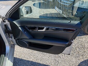 Mercedes-Benz Třídy C
220CDI - 16