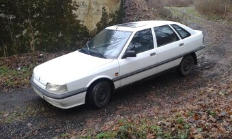 Renault  21 - 16