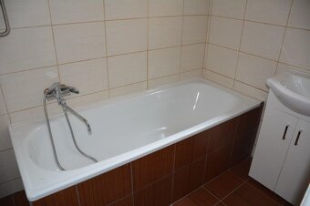 Pronájem bytu 3 + 1, 103 m2, 1. patro, v centru Pardubic - 16