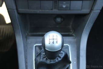 Ford Focus 1,6i 74KW, KLIMATIZACE, ČR, r.v. 2006 - 16