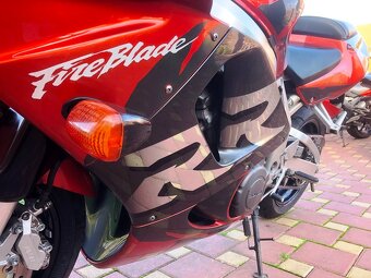 Honda CBR 900RR, SC33, originál lak, plně funkční - 16