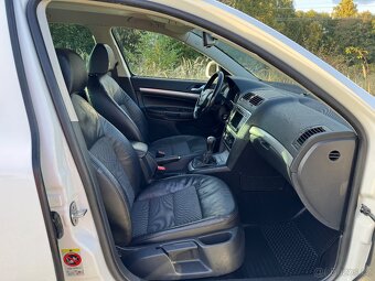 ŠKODA OCTAVIA II 1.6 TDI COMBI/ZÁRUKA/PODZIMNÍ SLEVA - 16