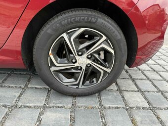 Hyundai i30 1.5i 2023 | Automat | 13 319 km | Záruka do 2028 - 16