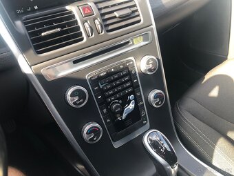 Volvo XC60, D4 AWD CZ DPH - 16