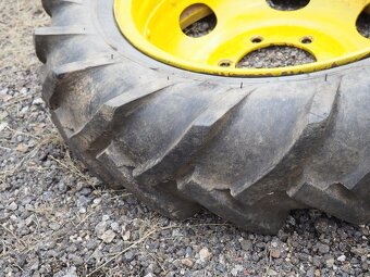 Kola s pneu šípáky Barum 8,3.8-20 - 16