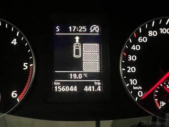 Volkswagen Touran 2.0TDI DSG 7-míst KAMERA TEMPOMAT - 16