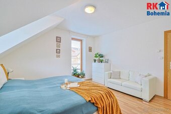 Prodej rodinného domu 5+1 se zahradou u centra města Český B - 16