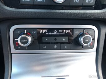 Volkswagen Touareg 3.0TDI V6 4MOTION R-Line 2016 - 16