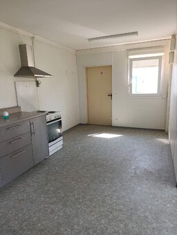 Bungalow SERVÁC (6x8m)/obytné kontejnery - 16
