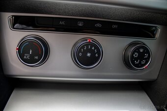 Volkswagen Passat Variant 2.0 TDI DSG - 16