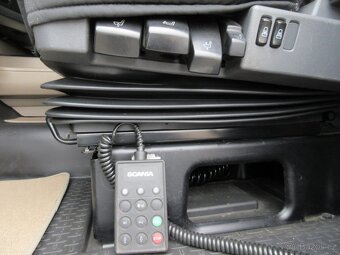 Scania R 560 V8, standard, manuál, retardér - 16