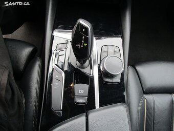 BMW Řada 5, 3,0xD-"4x4"-195KW-NOVÁ STK - 16
