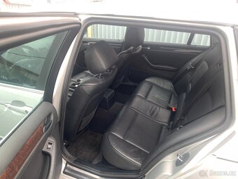 BMW 3 3.0 330i Touring - 16