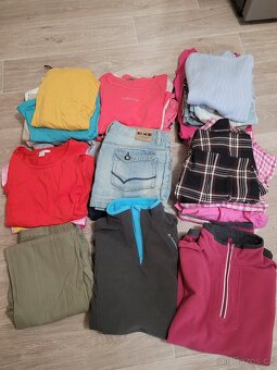 Pěkný balík 25 ks,cena za vše,kalhoty,trička,sukně,mikinyS/M - 16