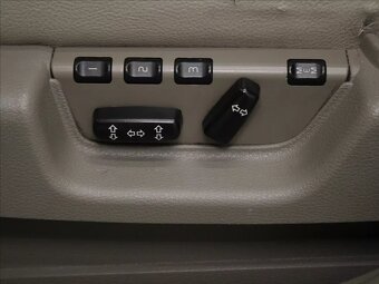 Volvo XC90 2,9 T6 4x4 AT 7-míst 1.majitel 200 kW automat zel - 16