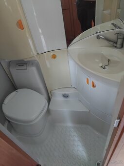 Obytny prives karavan knaus s palandama - 16