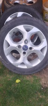 FORD FIESTA 1.2 - 16