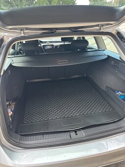 VW Passat Variant 2.0TDI 110kw DSG rok 2021 - 16