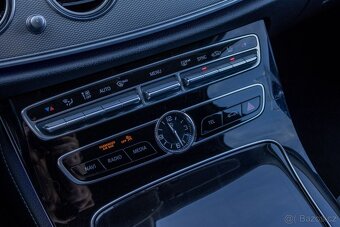 Mercedes-Benz E trieda Sedan E220d A/T / ŤAŽNÉ / KAM. / TEMP - 16
