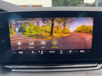 OCTAVIA IV RS 2.0TSI 180kW DSG ACC NAVI LED KOUPENO V ČR DPH - 16