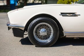 1970 Aston Martin DBS - 16