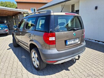 Škoda Yeti 1.2 benzín, 77kW manuál / Navi / tažné - 16