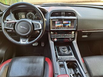 Jaguar F-Pace 3.0 D V6 300 CV AWD (FG462XS) - 16