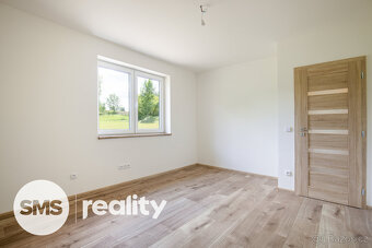 Nízkoenergetický bungalov 5+kk v Petřvaldu – moderní styl a  - 16