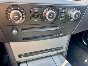 BMW e60 530i MANUÁL XENONY KůŽE PDC - 16